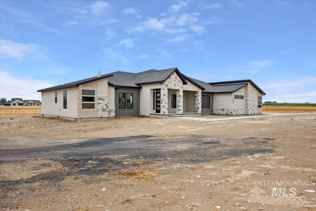 Photo of 87 557 S, Jerome, ID 83338 (MLS # 98959756)