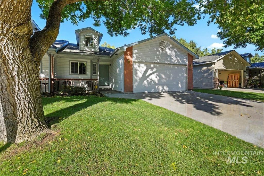 Photo of 3289 N Dove Pl, Boise, ID 83704 (MLS # 98963666)