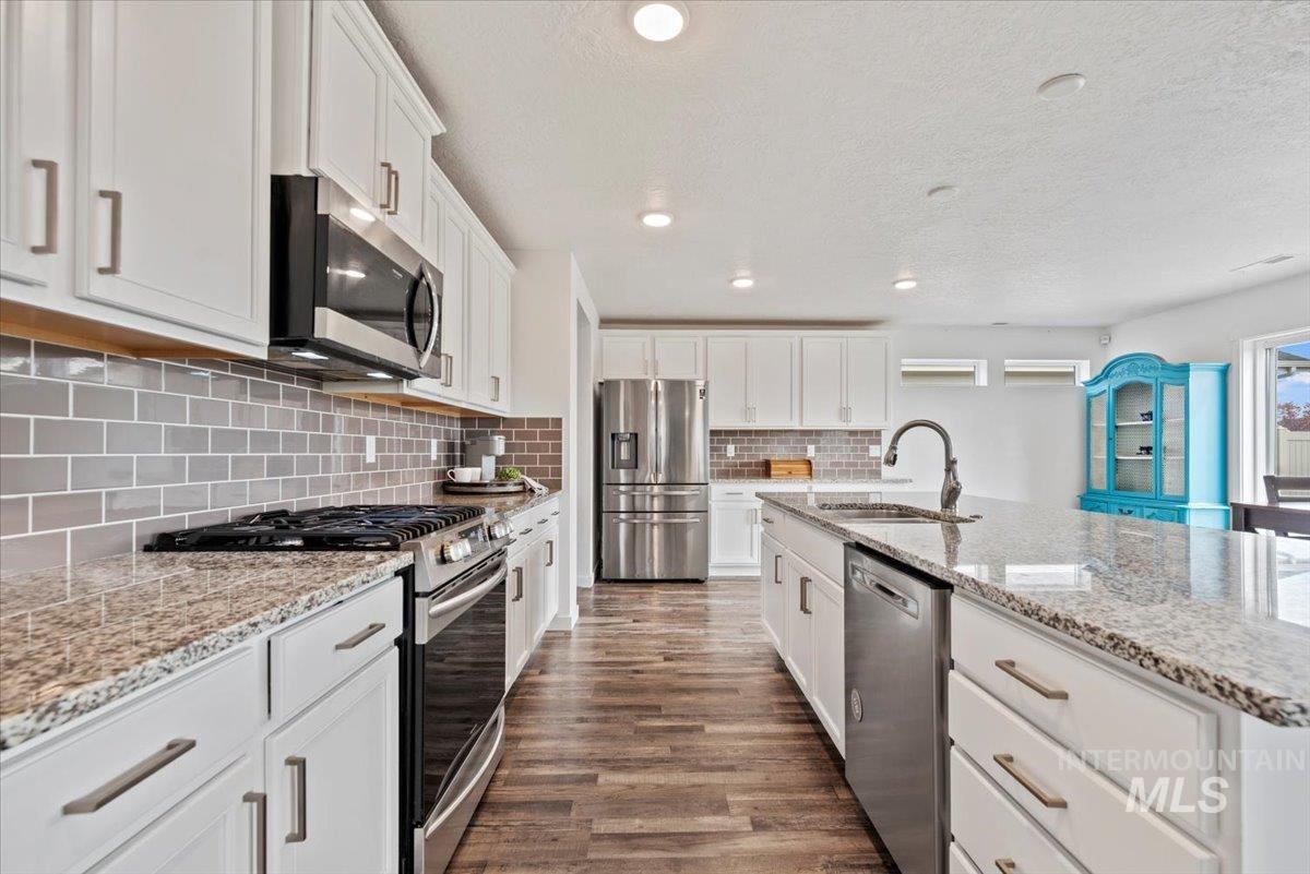 3074 N Greengate Way