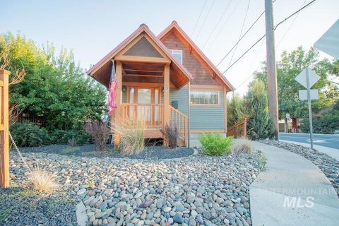 Photo of 120 N Line St, Moscow, ID 83843 (MLS # 98973921)
