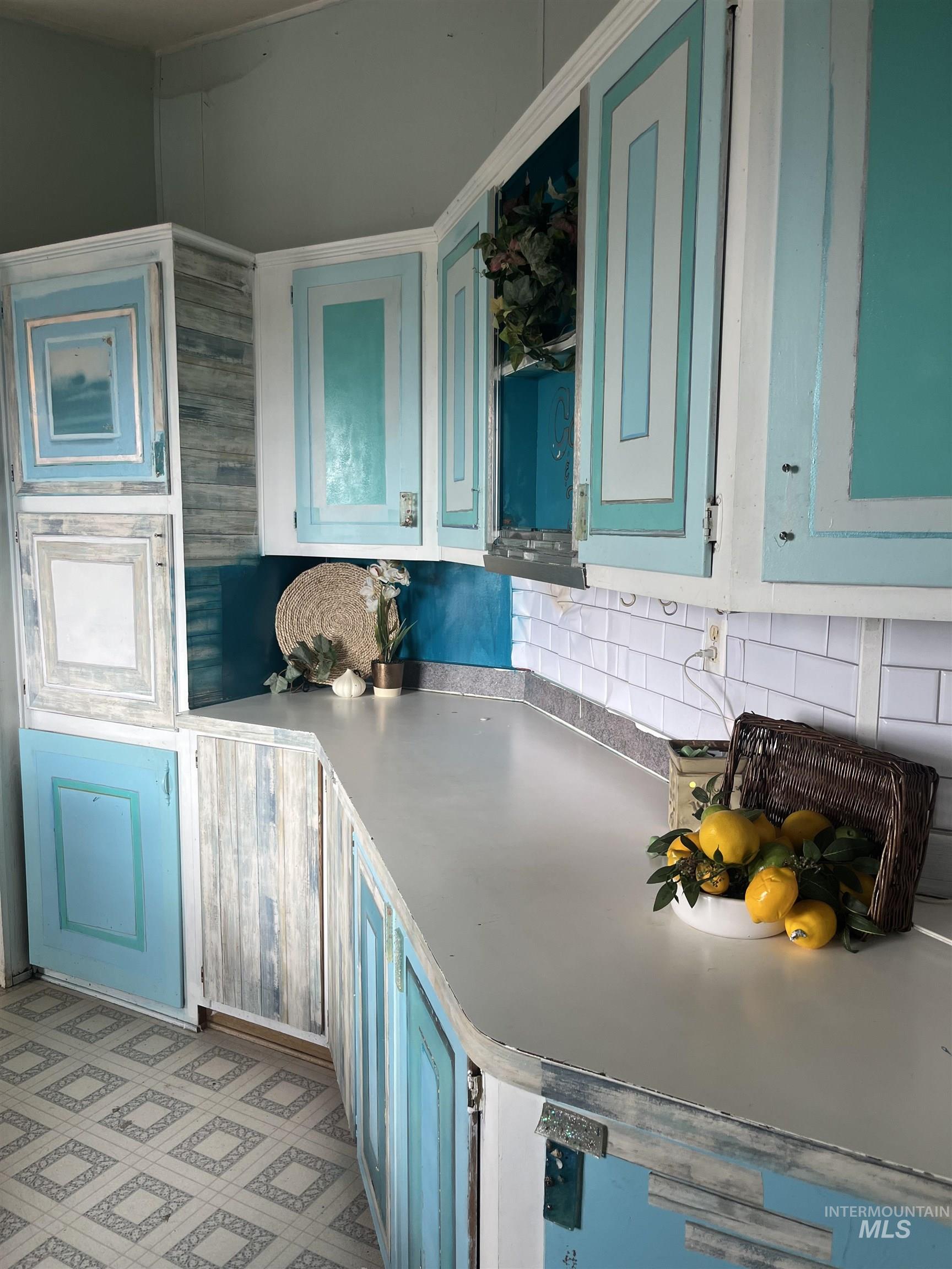 Hansen, Idaho 83334, United States, 3 Bedrooms Bedrooms, ,2 BathroomsBathrooms,Residential,Active,9670