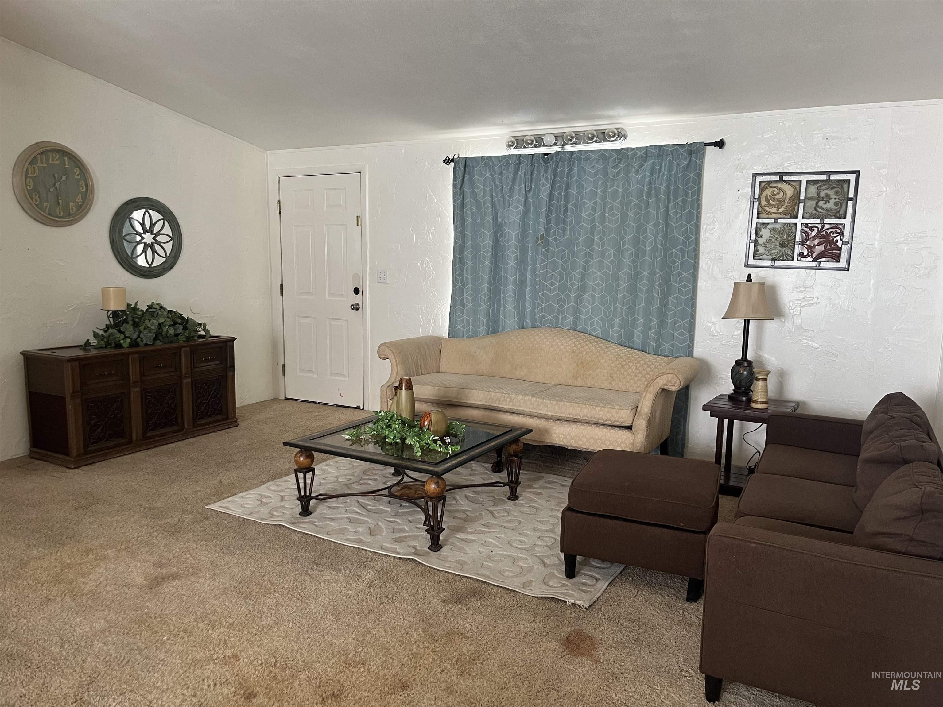 Hansen, Idaho 83334, United States, 3 Bedrooms Bedrooms, ,2 BathroomsBathrooms,Residential,Active,9670