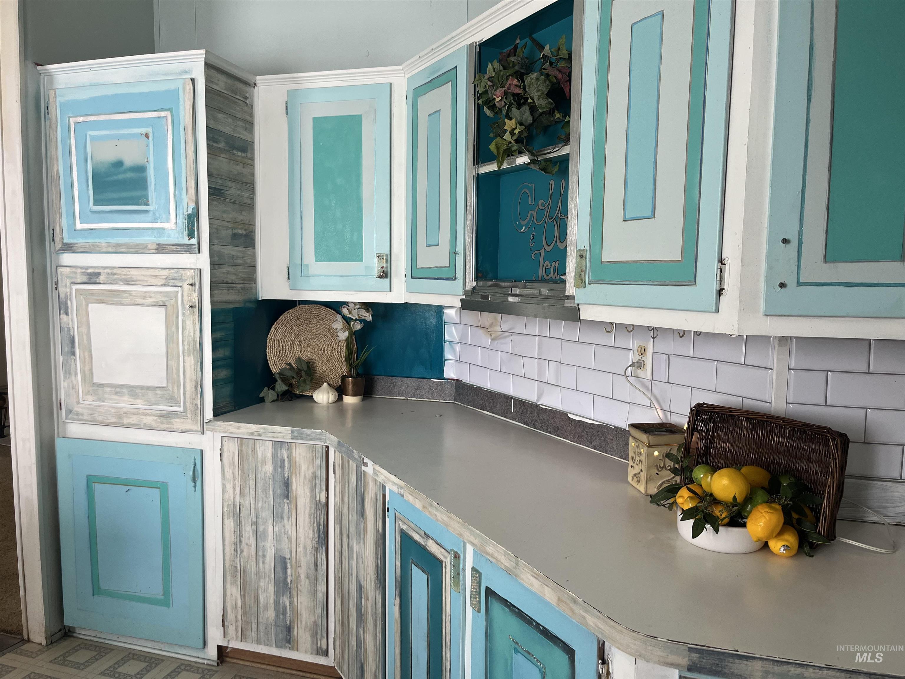 Hansen, Idaho 83334, United States, 3 Bedrooms Bedrooms, ,2 BathroomsBathrooms,Residential,Active,9670