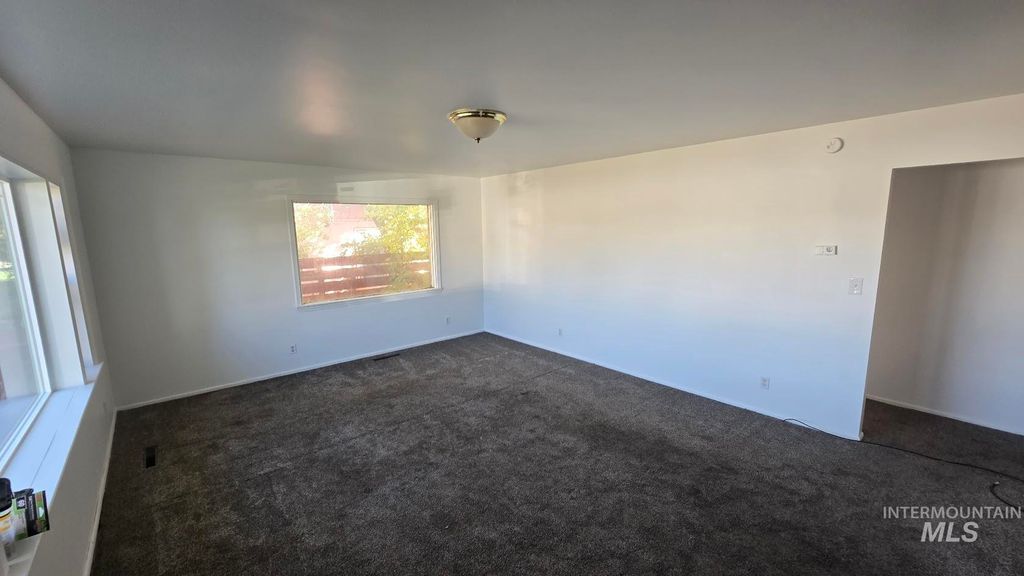 Photo of 810 S D St, Rupert, ID 83350 (MLS # 98963911)