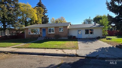 810 S D St. Rupert ID 83350