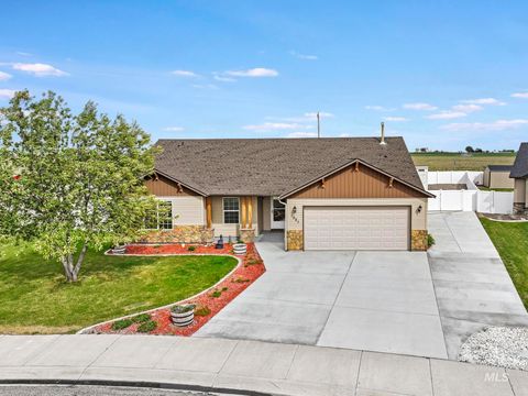Photo of 1021 Glen Eagle Dr, Jerome, ID 83338 (MLS # 98983342)
