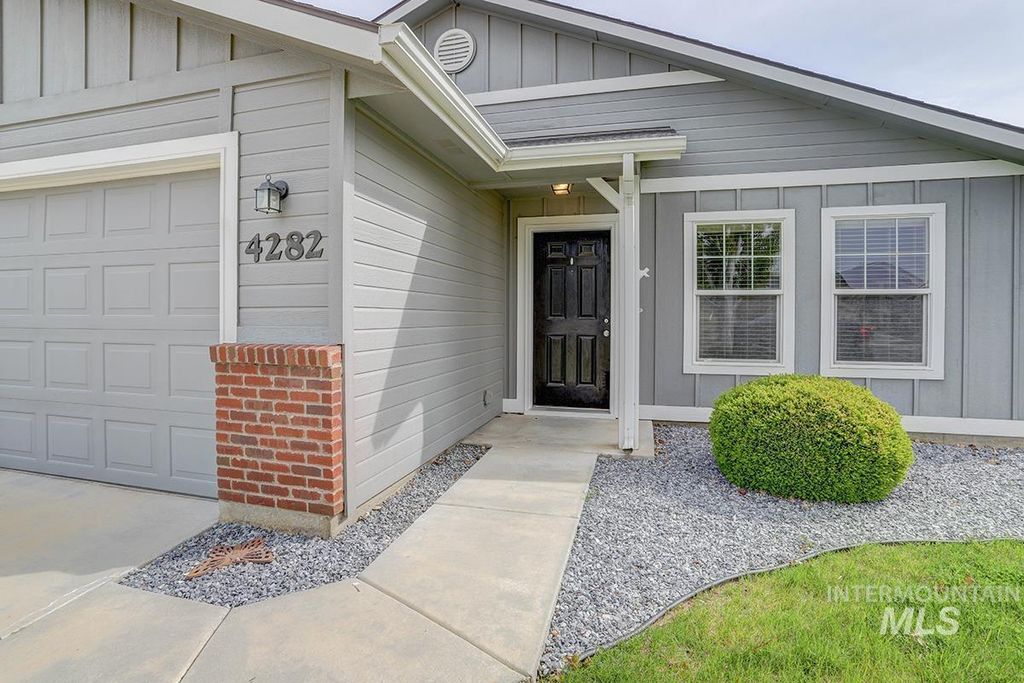 Photo of 4282 S Glenmere Way, Meridian, ID 83642 (MLS # 98984283)