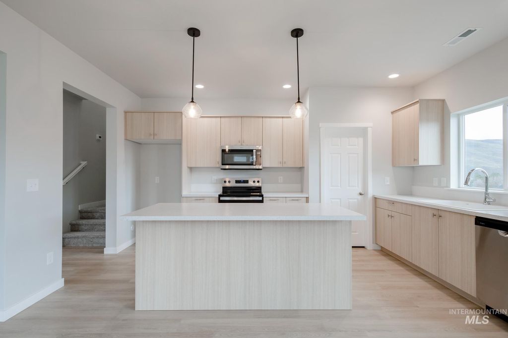 Photo of 235 Caribou Ct, Horseshoe Bend, ID 83629 (MLS # 98968335)