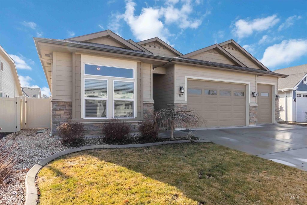 Photo of 917 Pascua Dr, Kuna, ID 83634 (MLS # 98973349)