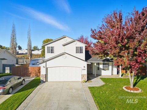 2441 S Bluegrass Dr. Nampa ID 83686