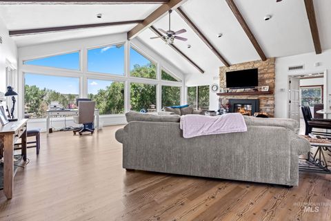 Photo of 4525 Kanaka Ct, Buhl, ID 83316 (MLS # 98977369)