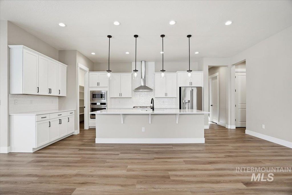 Photo of 900 N Falling Water Way, Eagle, ID 83616 (MLS # 98971808)