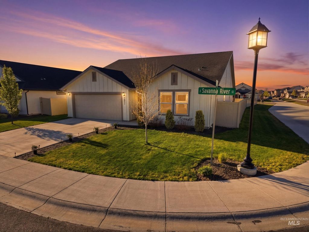 Photo of 7691 E Savanna River, Nampa, ID 83687 (MLS # 98981111)