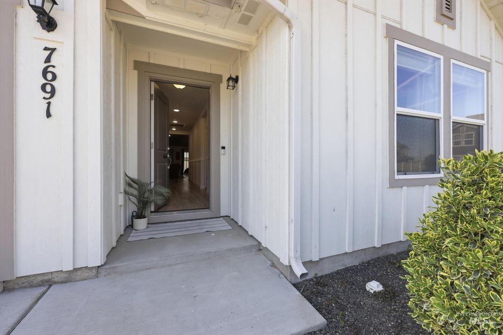 Photo of 7691 E Savanna River, Nampa, ID 83687 (MLS # 98981111)