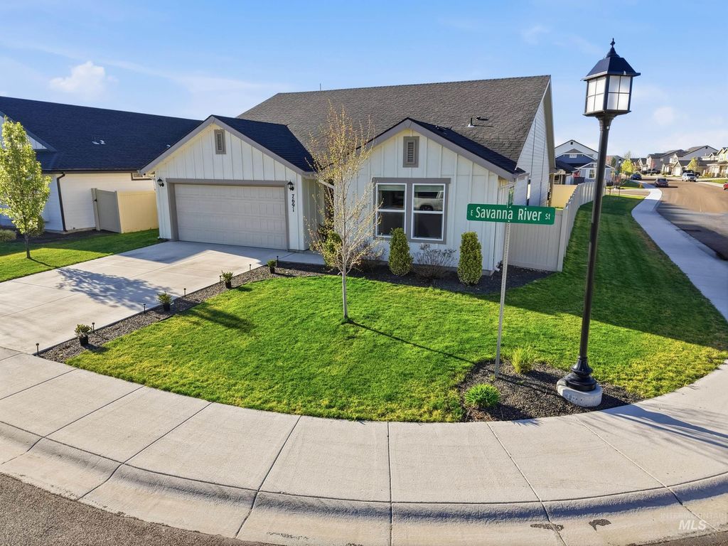 Photo of 7691 E Savanna River, Nampa, ID 83687 (MLS # 98981111)