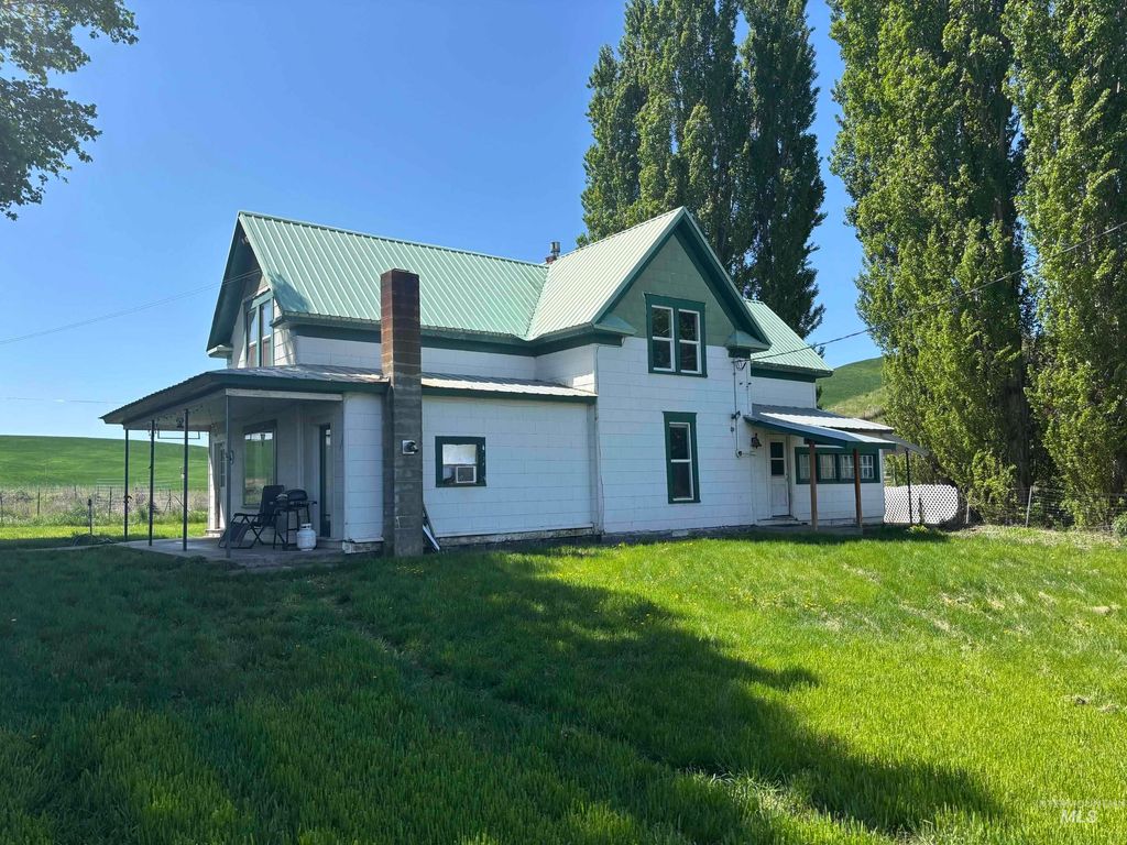 Photo of 845 Malone Hill Road, Pomeroy, WA 99403 (MLS # 98985701)