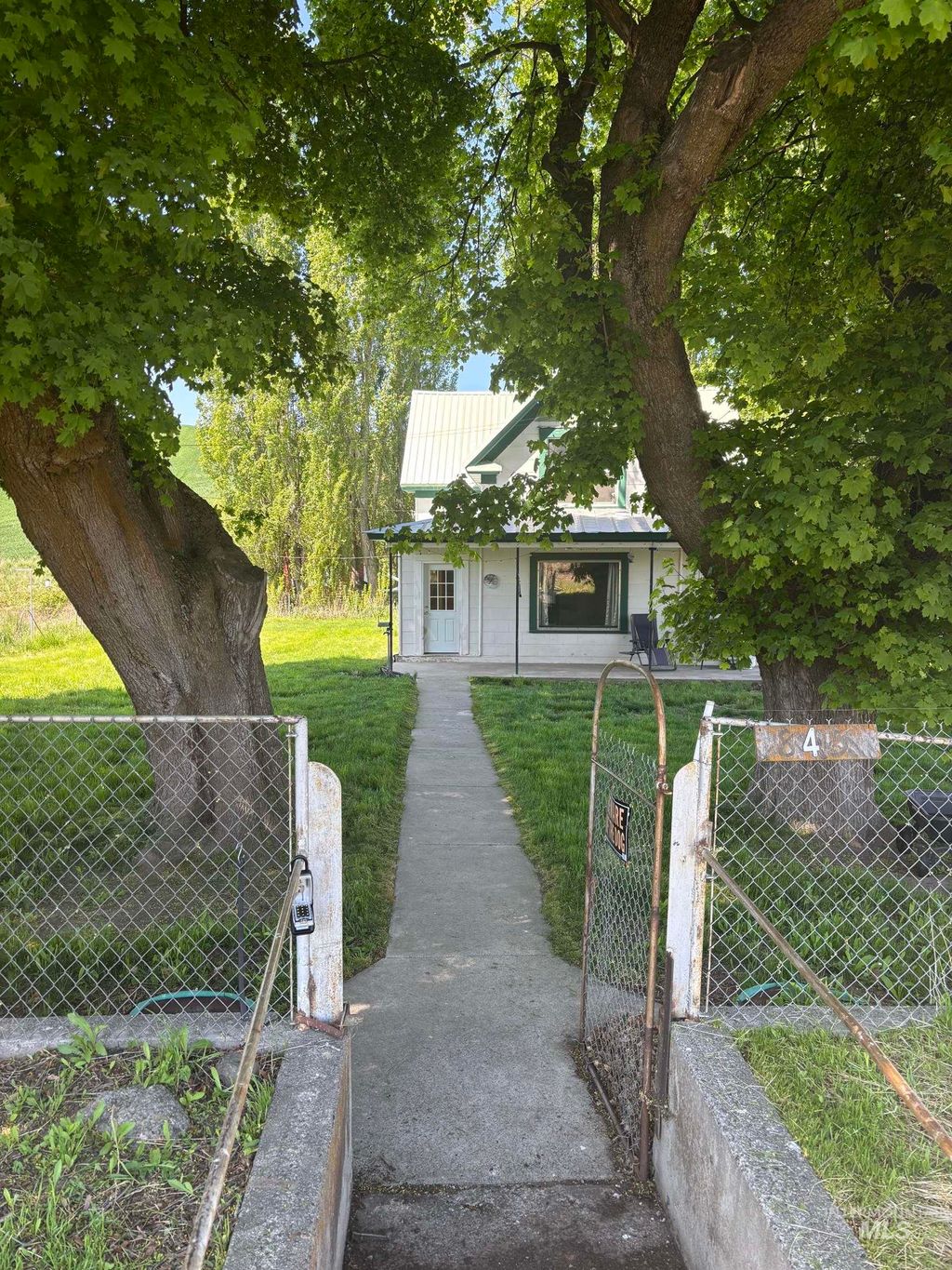 Photo of 845 Malone Hill Road, Pomeroy, WA 99403 (MLS # 98985701)