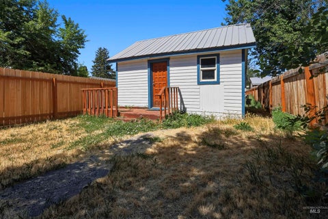 Photo of 729 California St, Gooding, ID 83330 (MLS # 98993008)