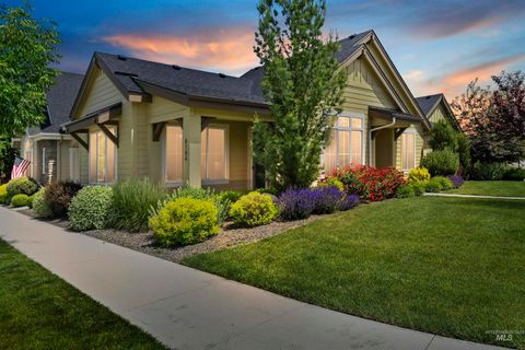 Photo of 6164 N Winward Ln, Meridian, ID 83646 (MLS # 98960275)