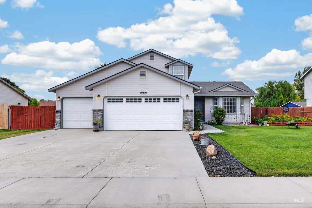 Photo of 1209 Cattail St, Nampa, ID 83686 (MLS # 98998610)