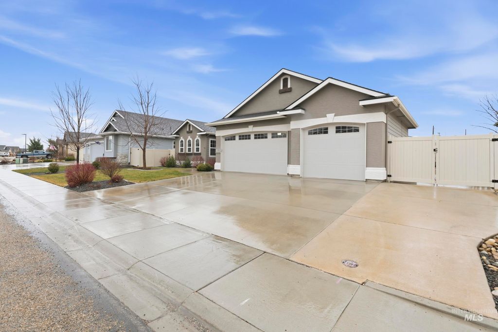 Photo of 15339 Flora Springs Way, Caldwell, ID 83607 (MLS # 98975908)