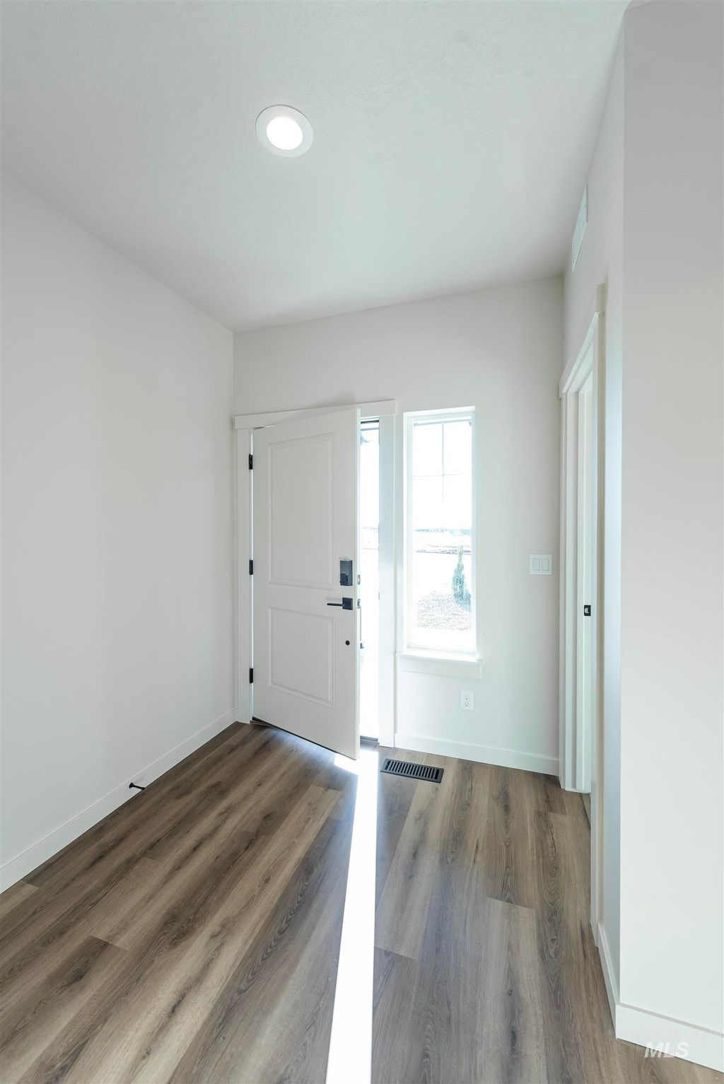 Photo of 390 S Bumper Way, Boise, ID 83716 (MLS # 98973354)