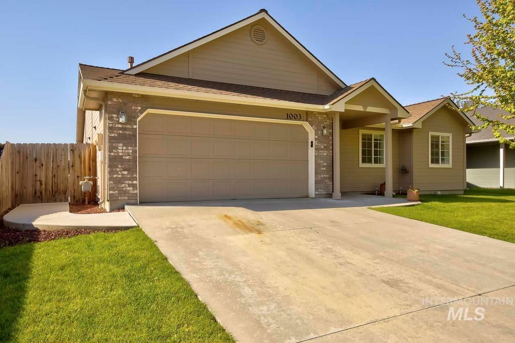 Photo of 1003 Windsong Ct, Caldwell, ID 83605 (MLS # 98984319)