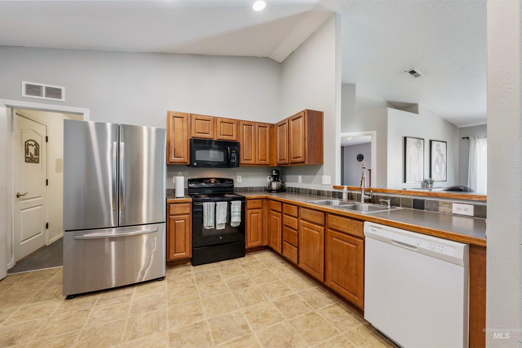 Photo of 3119 Windward St, Caldwell, ID 83605 (MLS # 98998948)