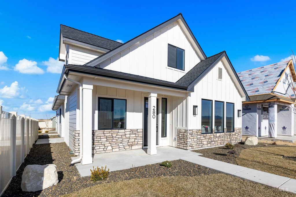 Photo of 280 E Mayfield Springs Blvd, Boise, ID 83716 (MLS # 98969344)