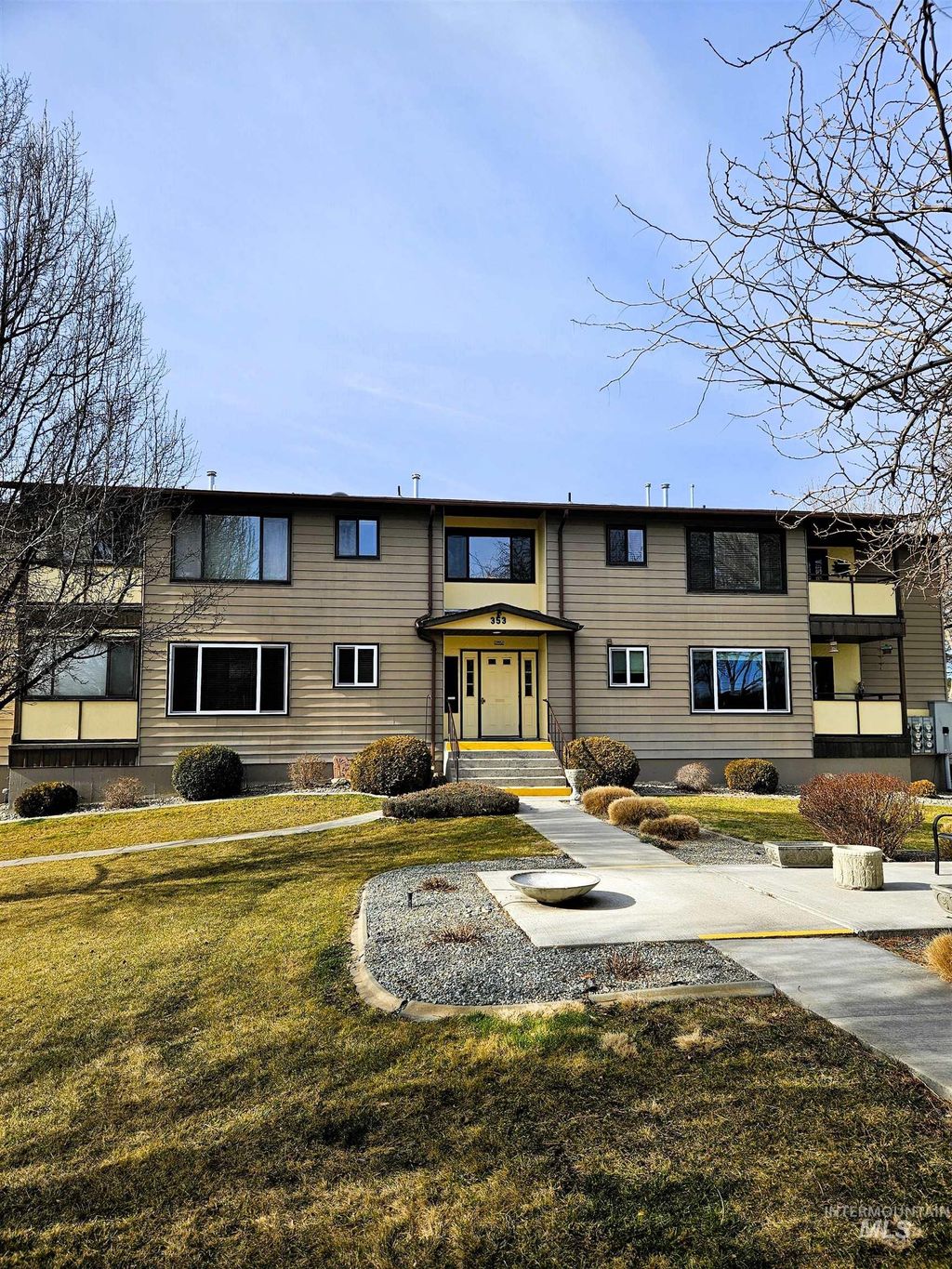 Photo of 353 Elm St N St #6, Twin Falls, ID 83301 (MLS # 98973577)