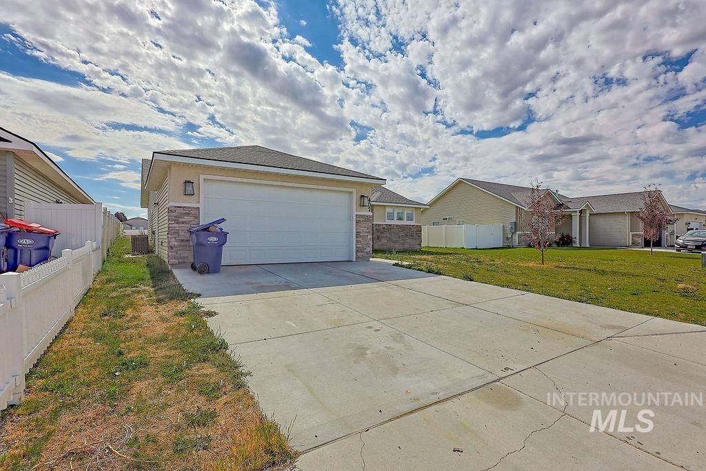 Photo of 407 Southwood Ave W Ave, Twin Falls, ID 83301 (MLS # 98963560)