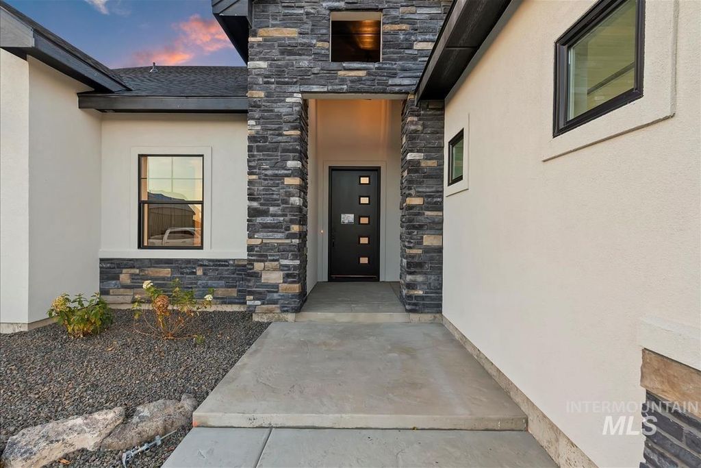 Photo of 6915 E Chicken Hawk Loop, Nampa, ID 83686 (MLS # 98965758)