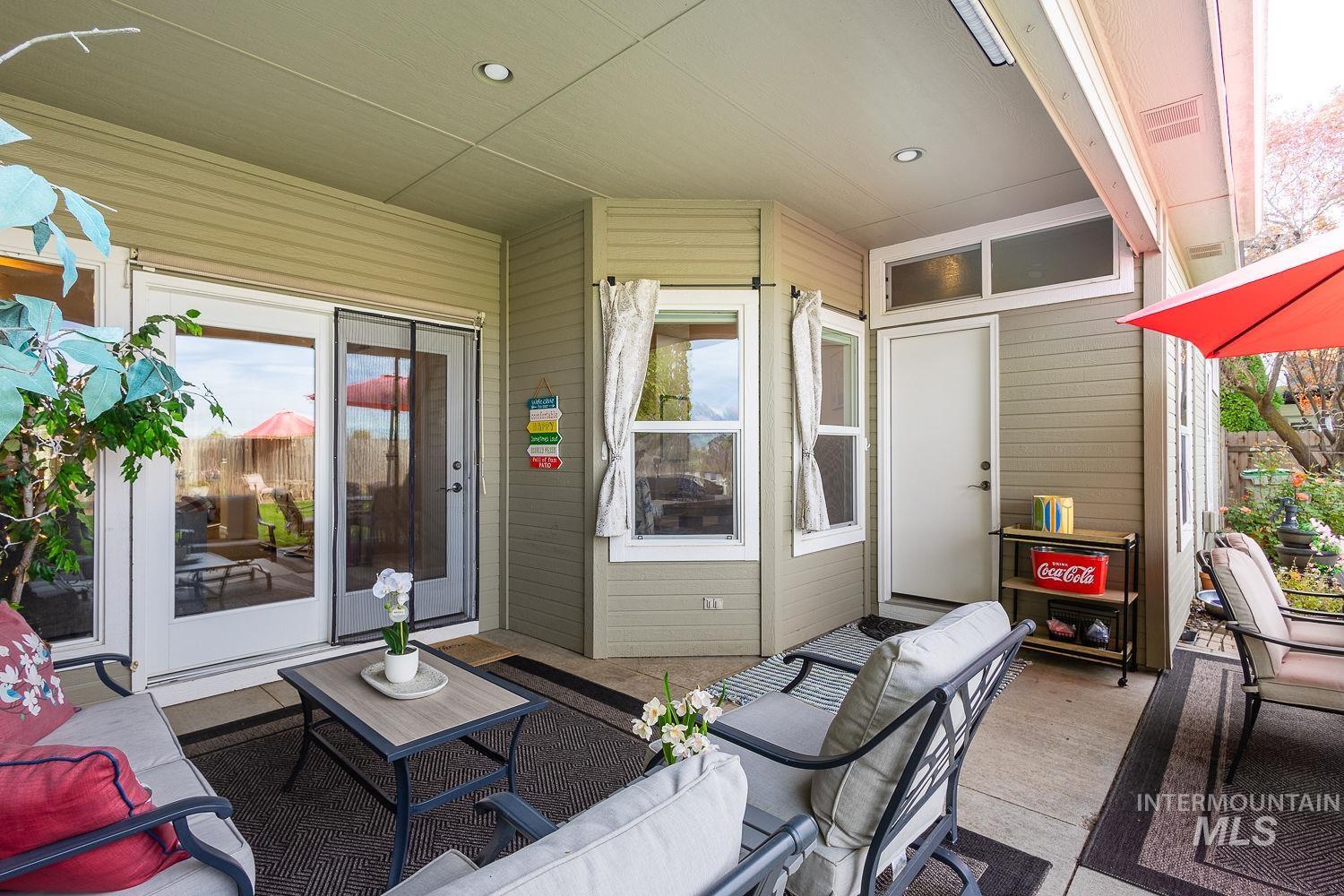 View of patio featuring outdoor lounge area