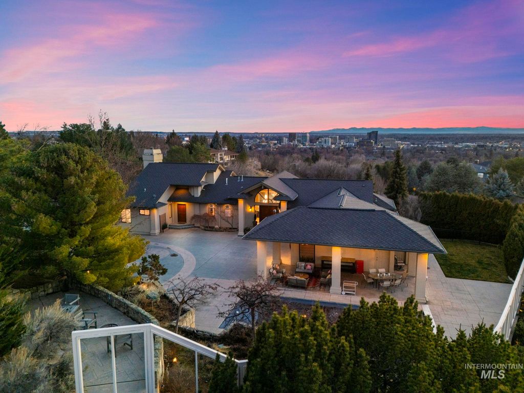 Photo of 462 W Ridgeline Dr, Boise, ID 83702 (MLS # 98974174)