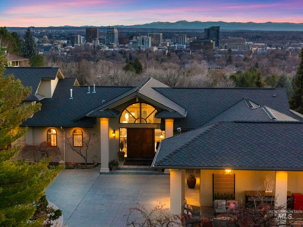 Photo of 462 W Ridgeline Dr, Boise, ID 83702 (MLS # 98974174)