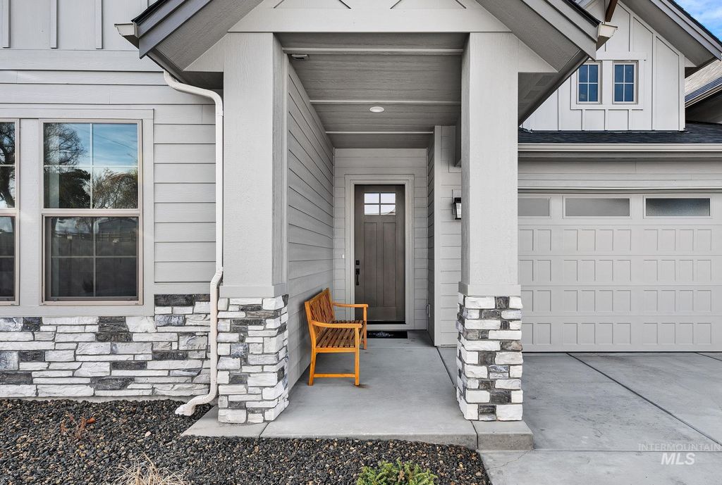 Photo of 9675 W Snow Wolf Ln, Star, ID 83669 (MLS # 98976226)