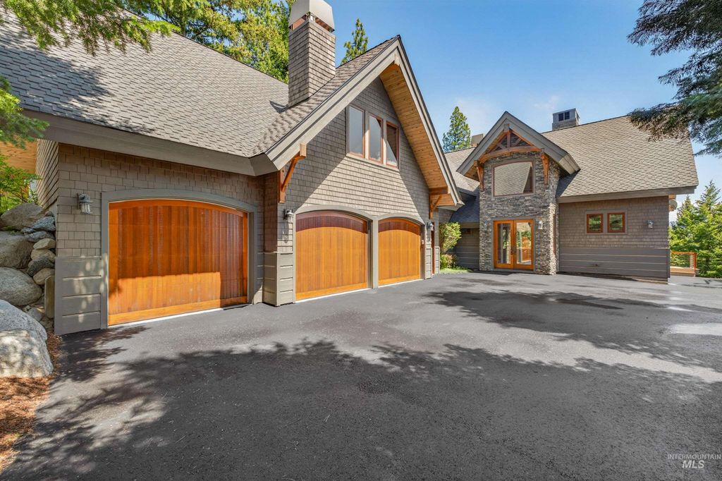 Photo of 1642 Lakeridge Drive, McCall, ID 83638 (MLS # 98987599)