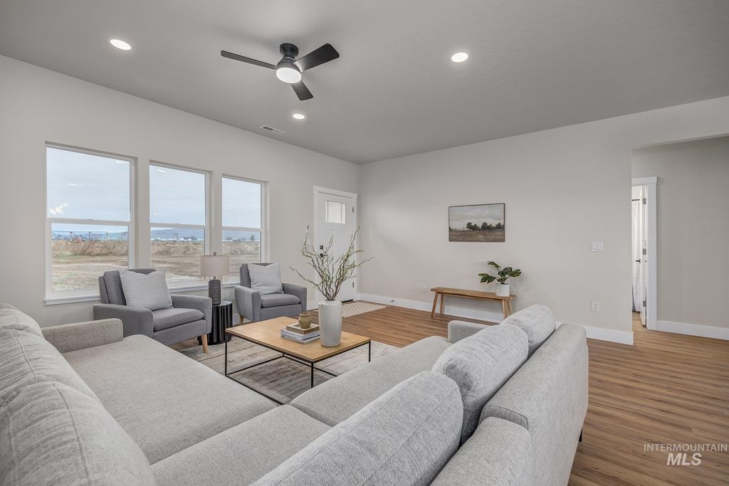 Photo of 1367 Hansen Road, Weiser, ID 83672 (MLS # 98974725)