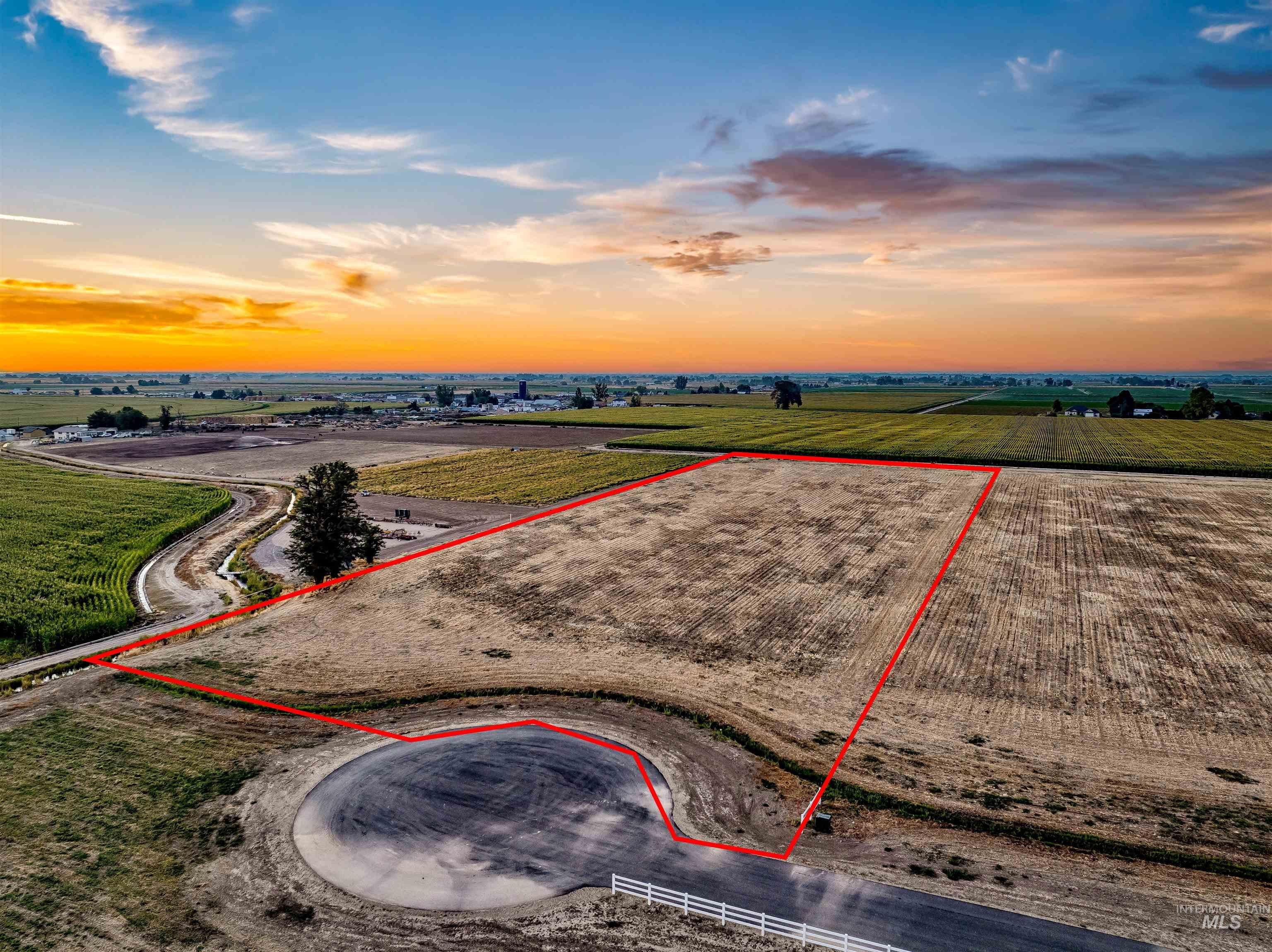 4350 W. Mockingjay Ln.