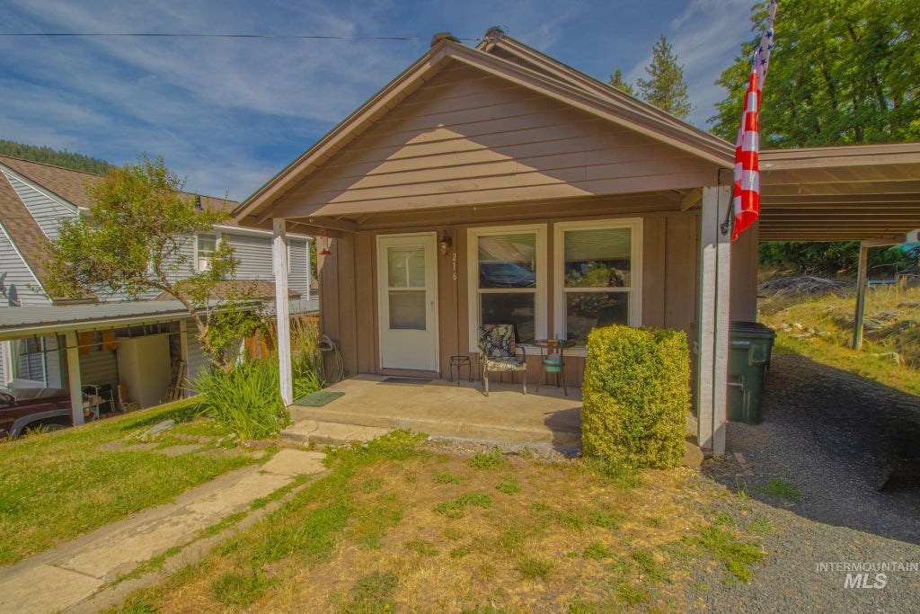 Photo of 216 Tamarac St, Orofino, ID 83544 (MLS # 98991354)