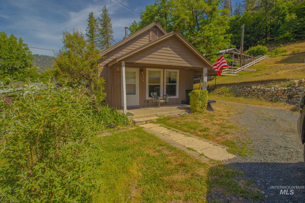 Photo of 216 Tamarac St, Orofino, ID 83544 (MLS # 98991354)