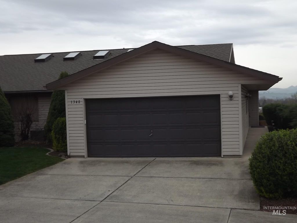 Photo of 1348 29th Street, Lewiston, ID 83501 (MLS # 98979201)