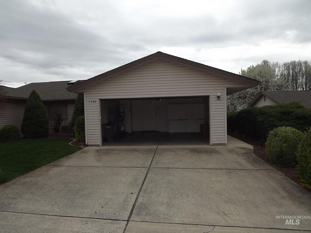 Photo of 1348 29th Street, Lewiston, ID 83501 (MLS # 98979201)