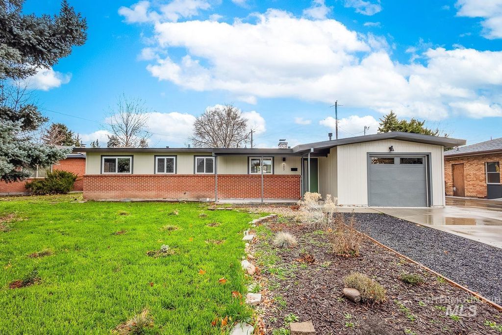 Photo of 6403 W Colonial Drive, Boise, ID 83709 (MLS # 98971014)