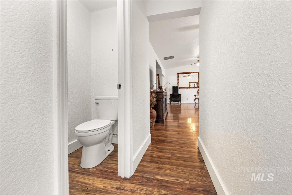 Homedale, Idaho 83628, United States, 4 Bedrooms Bedrooms, ,3 BathroomsBathrooms,Residential,Active,208666