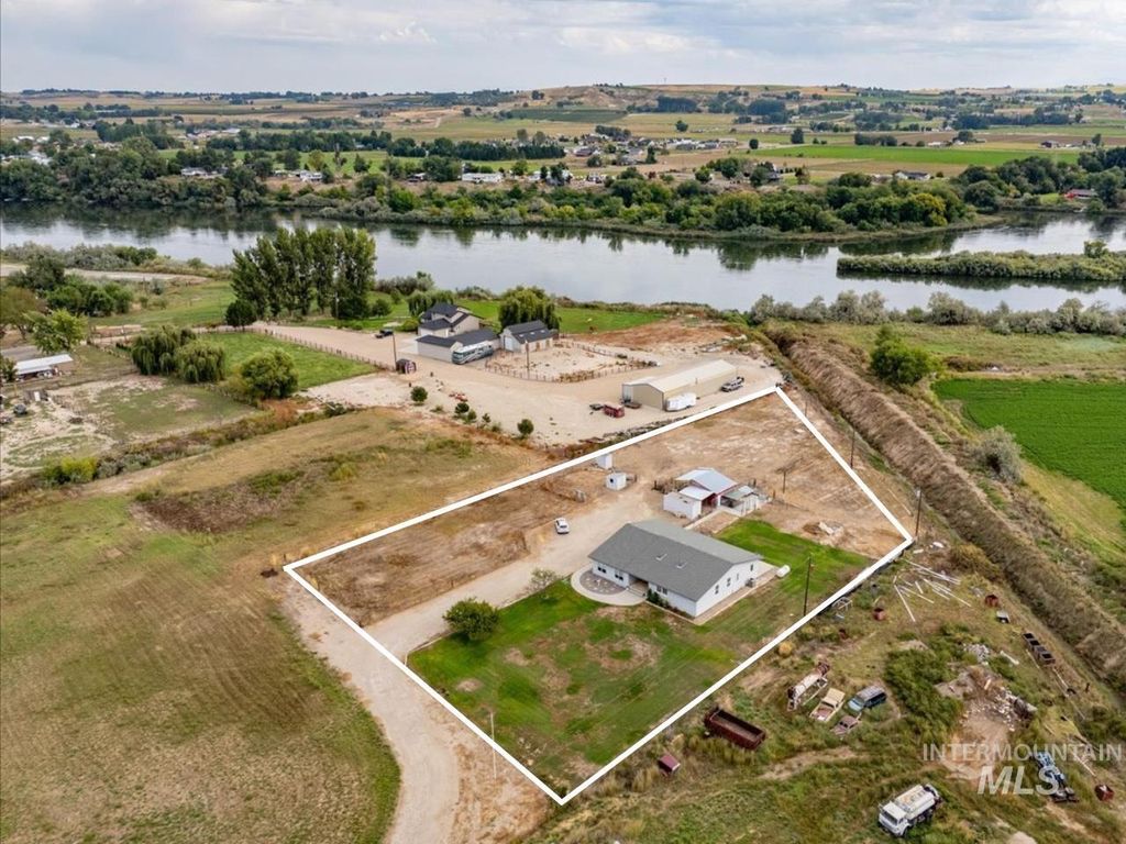 Photo of 3697 Watson Ln, Homedale, ID 83628 (MLS # 98961515)