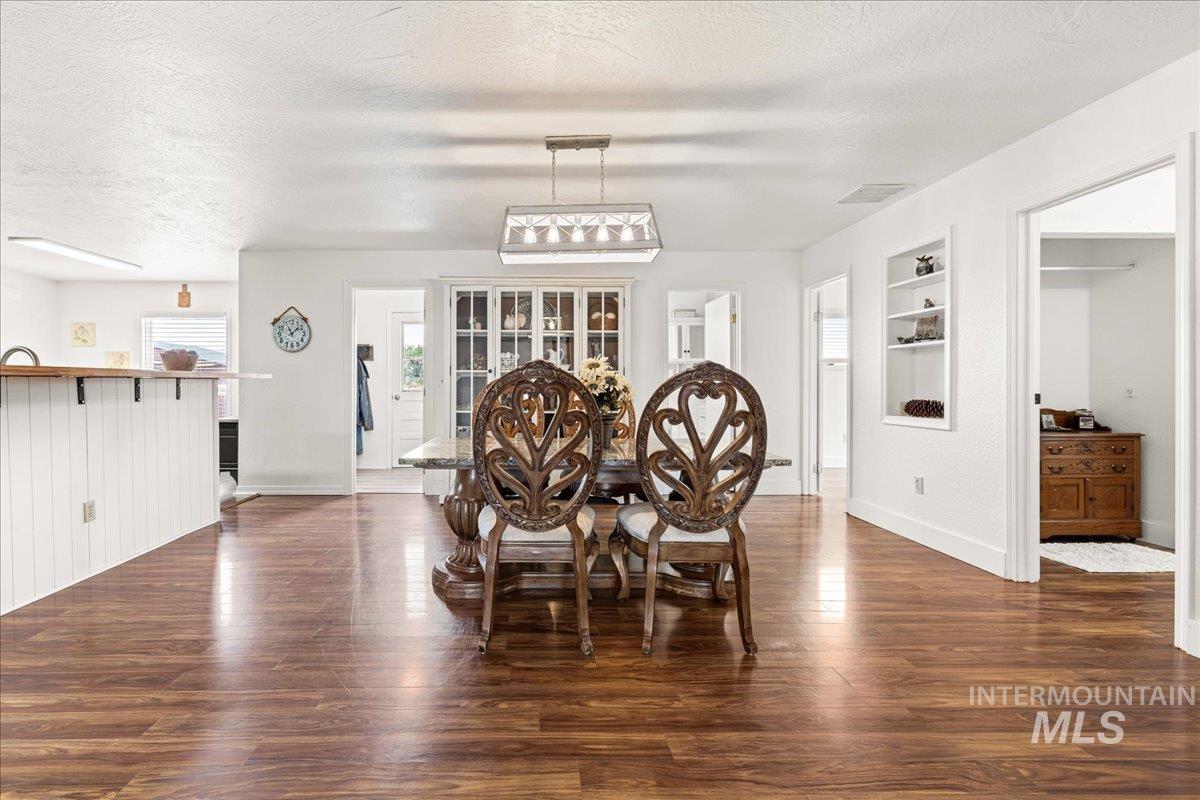 Homedale, Idaho 83628, United States, 4 Bedrooms Bedrooms, ,3 BathroomsBathrooms,Residential,Active,208666