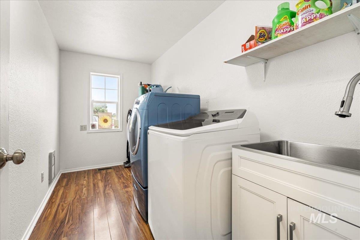 Homedale, Idaho 83628, United States, 4 Bedrooms Bedrooms, ,3 BathroomsBathrooms,Residential,Active,208666