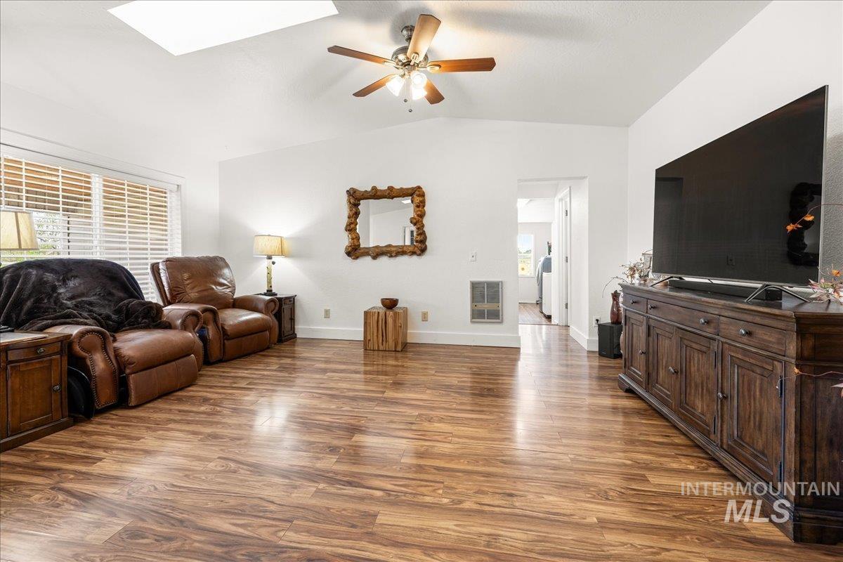 Homedale, Idaho 83628, United States, 4 Bedrooms Bedrooms, ,3 BathroomsBathrooms,Residential,Active,208666