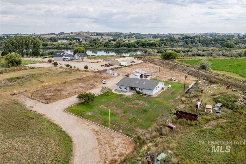 Photo of 3697 Watson Ln, Homedale, ID 83628 (MLS # 98961515)